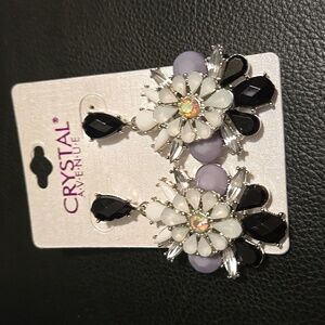 New Crystal Avenue Silver Earrings Set.